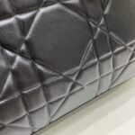 Diro 95-22 Top Handbags-25*10*16CM - Image 4