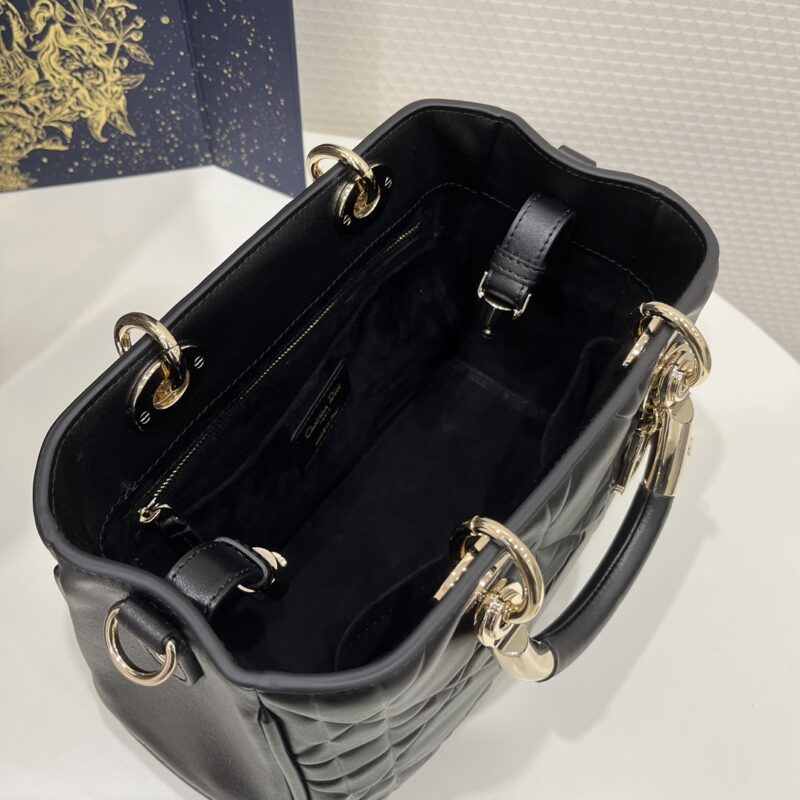 Diro 95-22 Top Handbags-25*10*16CM - Image 9
