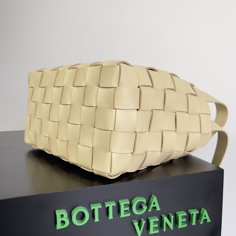 Bottega Veneta Bowling Bags-28*21*1CM - Image 8