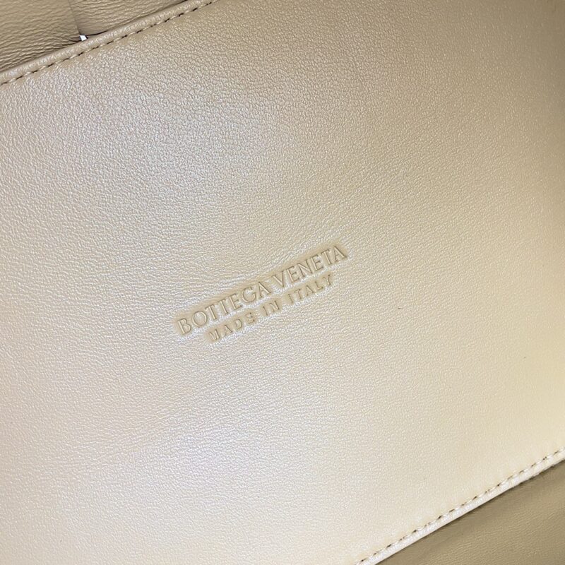 Bottega Veneta Bowling Bags-28*21*1CM - Image 9