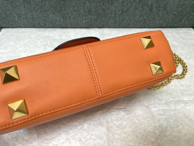 Valentino GaravaniStudSian-28*17*8CM - Image 4