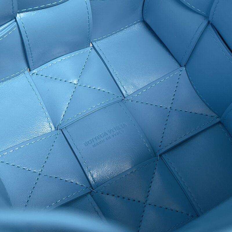Bottega Veneta Mini Bucket-18*14*14CM - Image 9