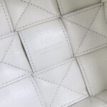 Bottega Veneta Mini Bucket-18*14*14CM - Image 5