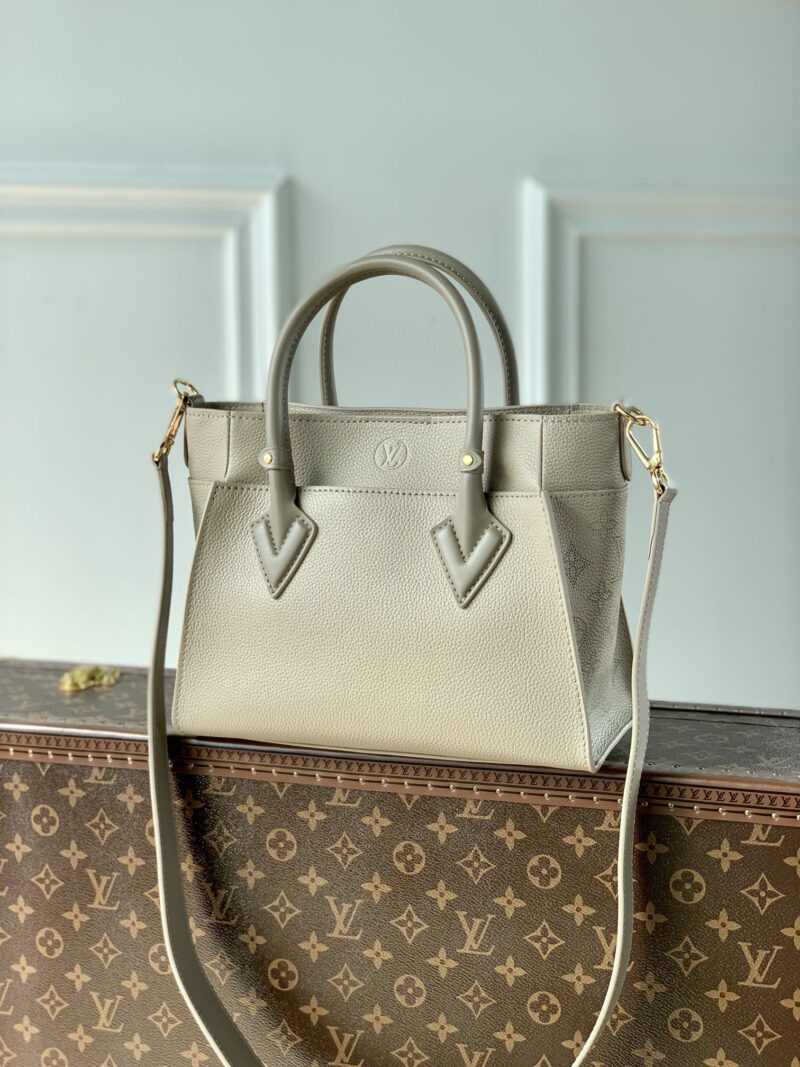 Louis Vuitton On My Side Tote Bag-25*20*12CM - Image 3