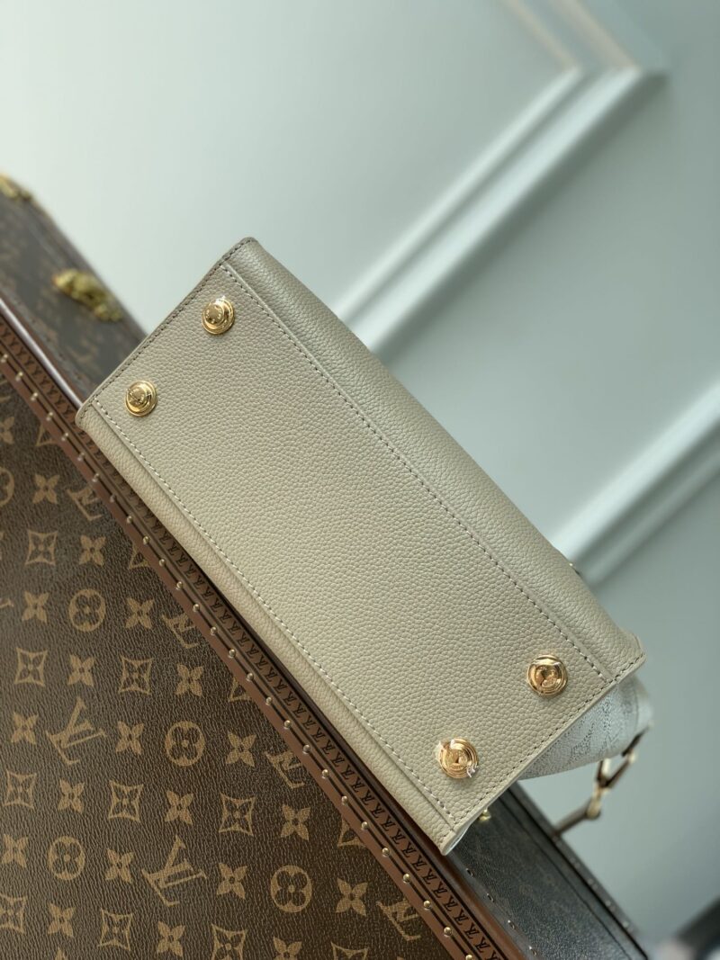 Louis Vuitton On My Side Tote Bag-25*20*12CM - Image 4