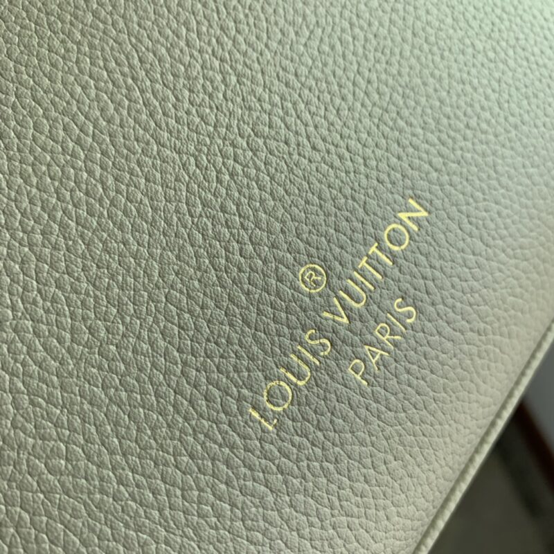 Louis Vuitton On My Side Tote Bag-25*20*12CM - Image 7