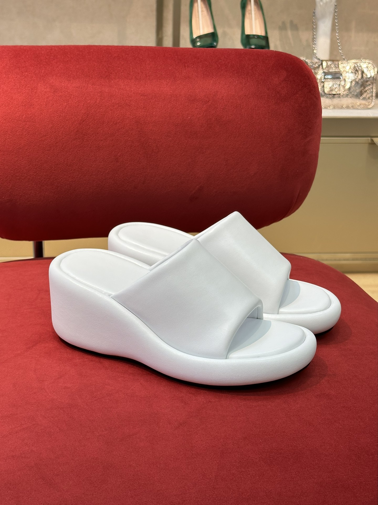 wsxc1676657957978_0.jpg Balenciag Sandals - Image 1