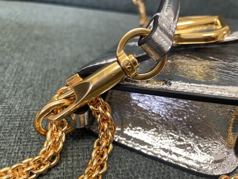 Valentino Garavani Mini Loc-20x 11x5CM - Image 2