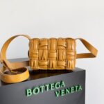 Bottega Veneta Cassette Bag-19*4*12CM