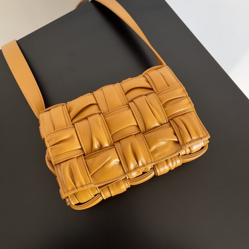 Bottega Veneta Cassette Bag-19*4*12CM - Image 5