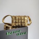 Bottega Veneta Cassette Bag-19*4*12CM