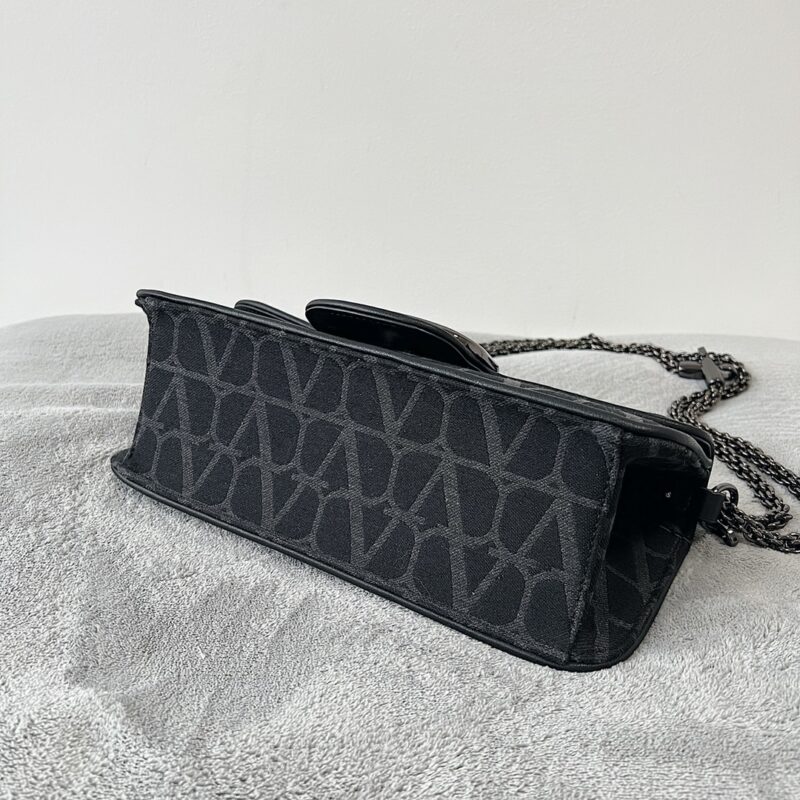 Valentino Garavani Loc-27*13*6CM - Image 6