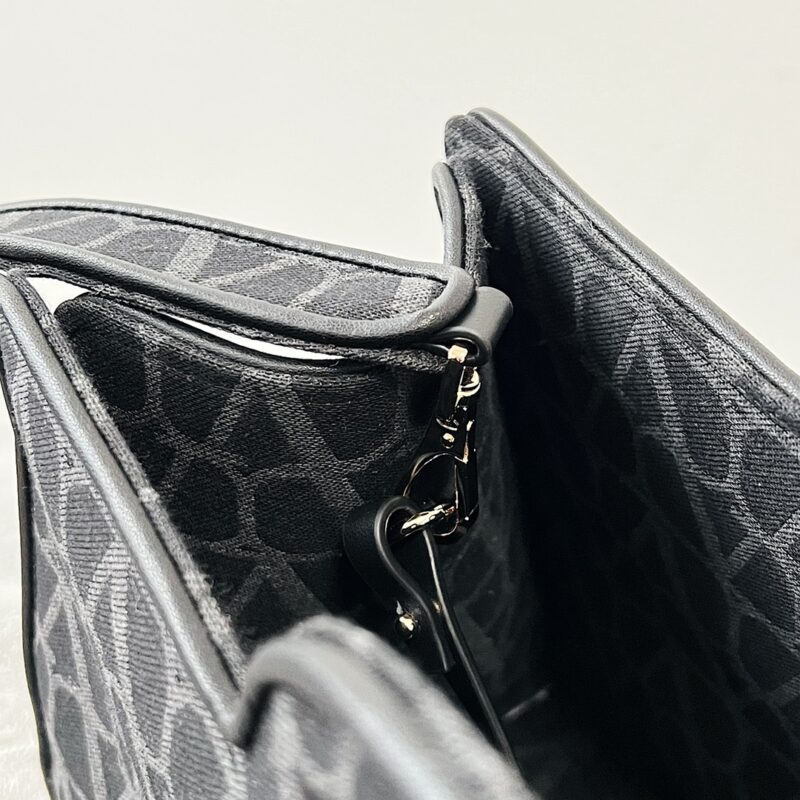 Valentino Garavani La Troisième Toile Iconographe -40*25*17CM - Image 7