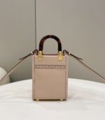 Fendi Mini Tote Bag-13*18*6.5CM - Image 4