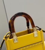 Fendi Mini Tote Bag-13*18*6.5CM - Image 2