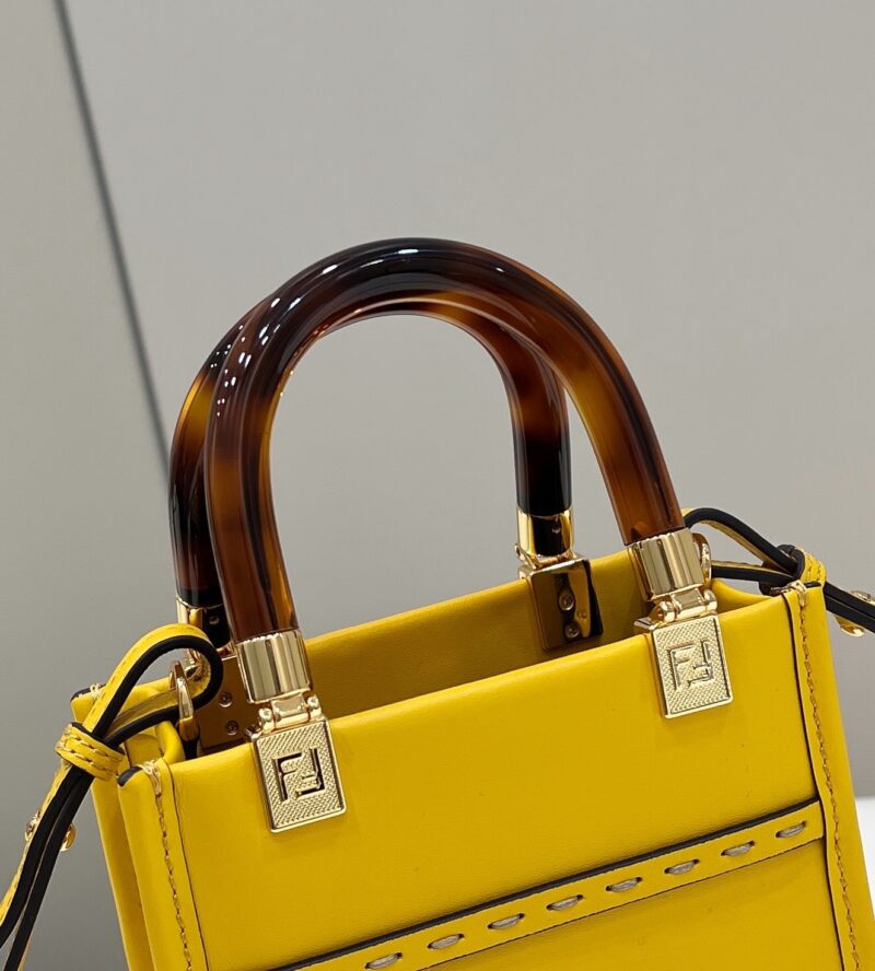 Fendi Mini Tote Bag-13*18*6.5CM - Image 2