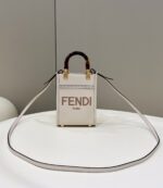 Fendi Mini Tote Bag-13*18*6.5CM - Image 2