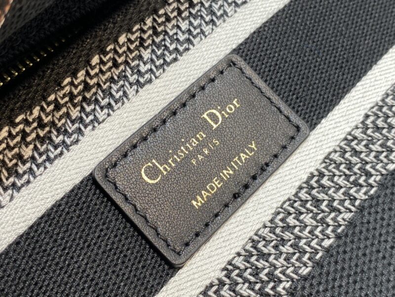 Lady Diro Handle Bag-24CM - Image 9