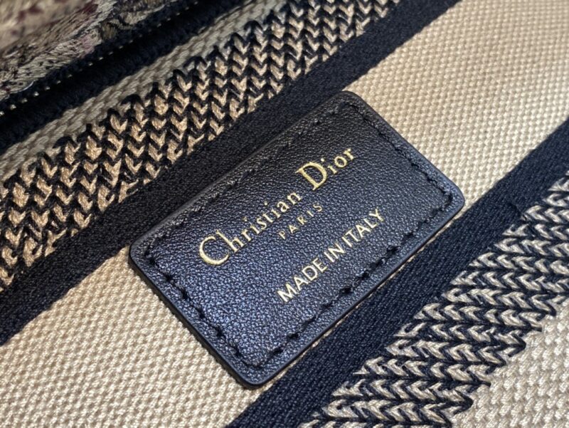 Lady Diro Handle Bag-24CM - Image 9