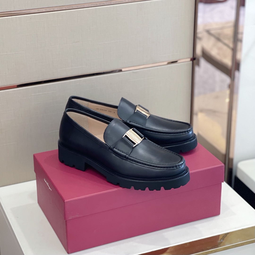 wsxc1677501672400_2.jpg Salvatore Ferragamo Loafers - Image 1