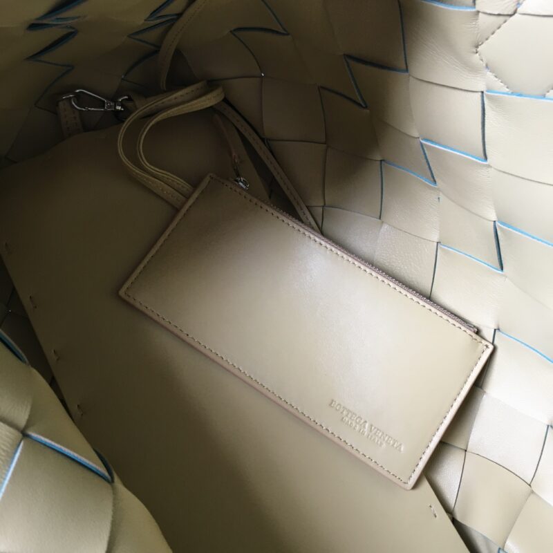 Bottega VenetaTote-41*26CM - Image 6