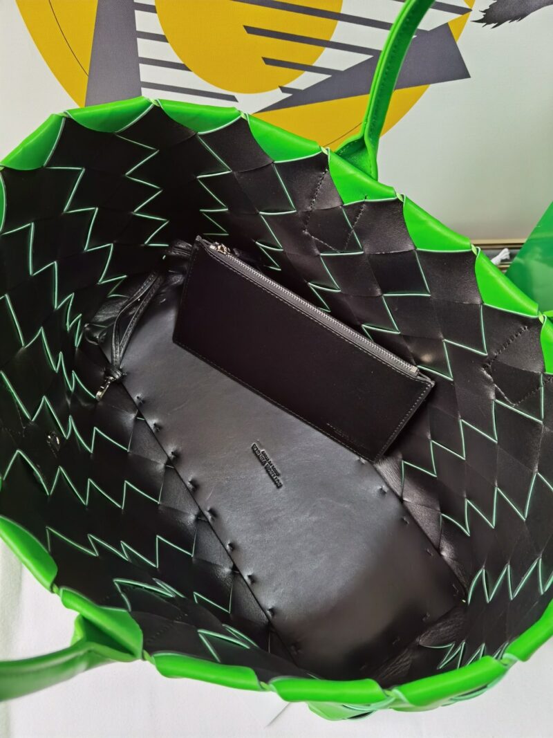 Bottega VenetaTote-41*26CM - Image 7