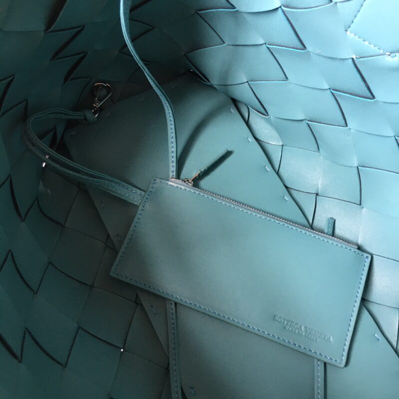 Bottega VenetaTote-41*26CM - Image 9