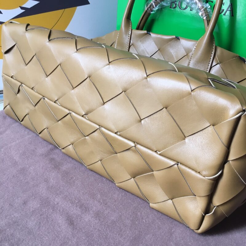 Bottega VenetaTote-41*26CM - Image 4