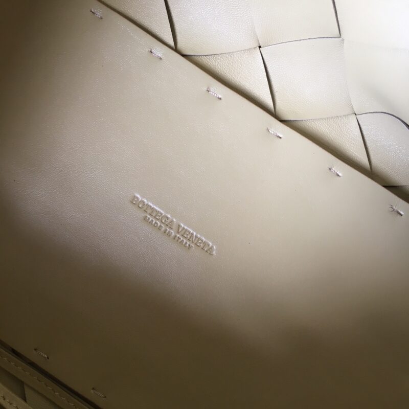 Bottega VenetaTote-41*26CM - Image 7