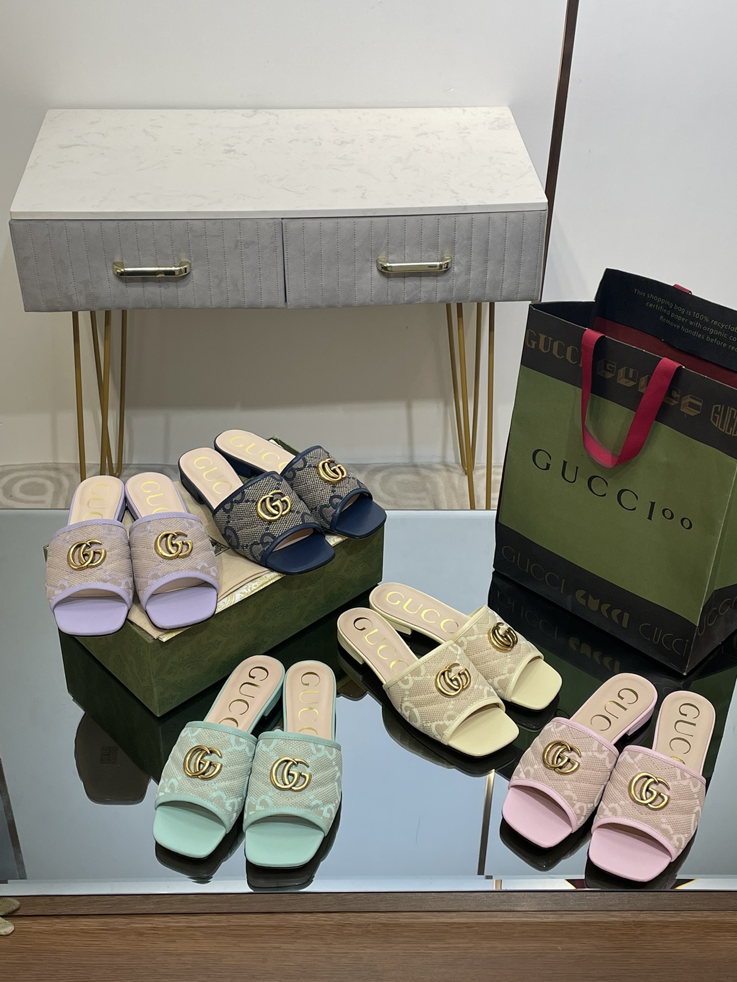 wsxc1677770679854_0.jpg Gucci Slides(EU35-42) - Image 1