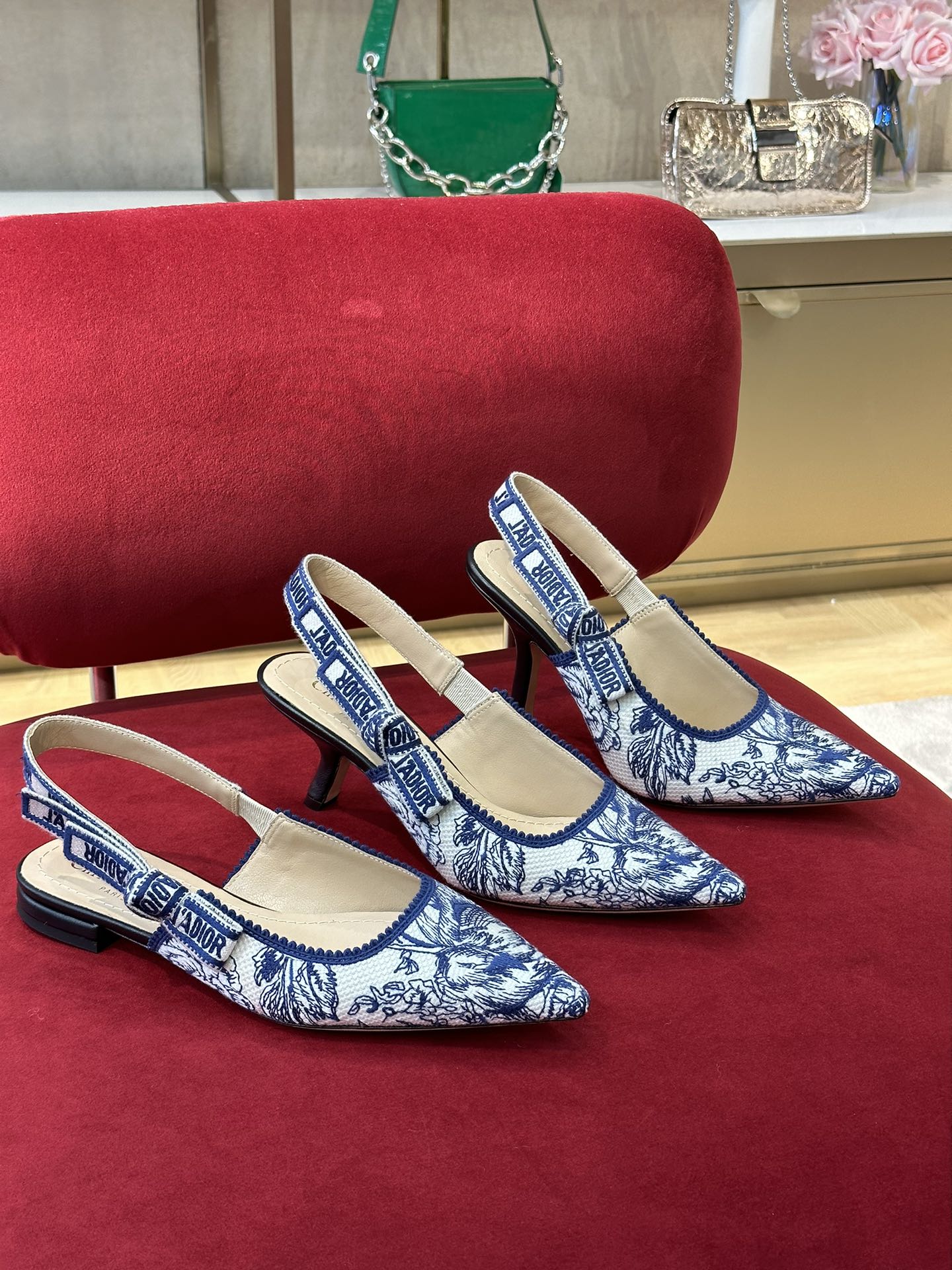 wsxc1678811642783_0.jpg Diro Slingback - Image 1