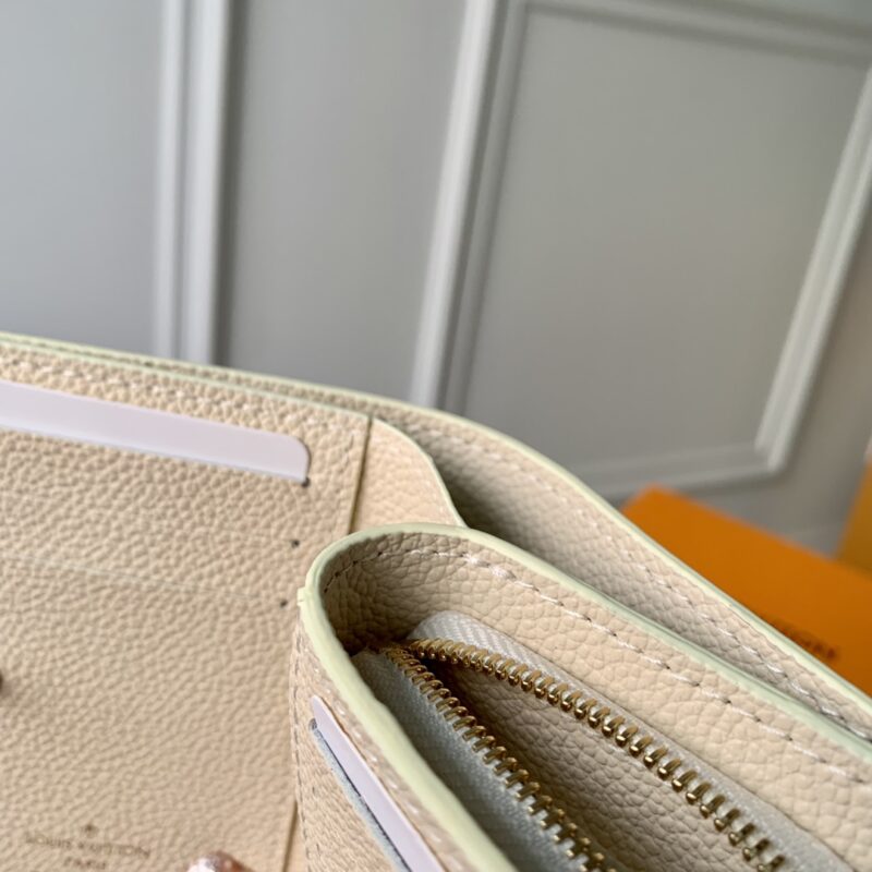 Louis Vuitton Wallet M81927-11 x 8.5 x 3.5 CM - Image 6