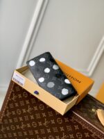 Louis Vuitton Wallet M81980-19 x 10.5 x 2 CM - Image 3