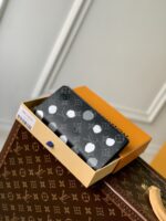 Louis Vuitton Wallet M81980-19 x 10.5 x 2 CM