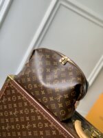 Louis Vuitton Cosmetic Bag M46458-27*18*9CM
