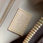 Louis Vuitton Cosmetic Bag M46458-27*18*9CM - Image 7