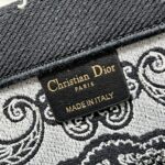 Diro Book Tote - Image 9