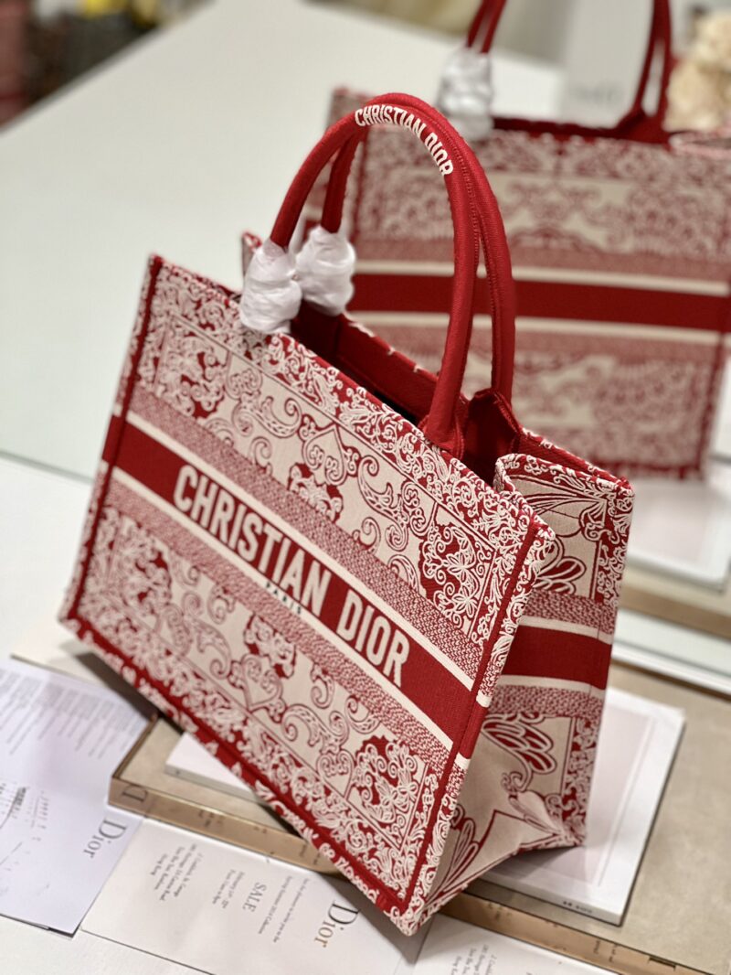 Diro Book Tote - Image 4