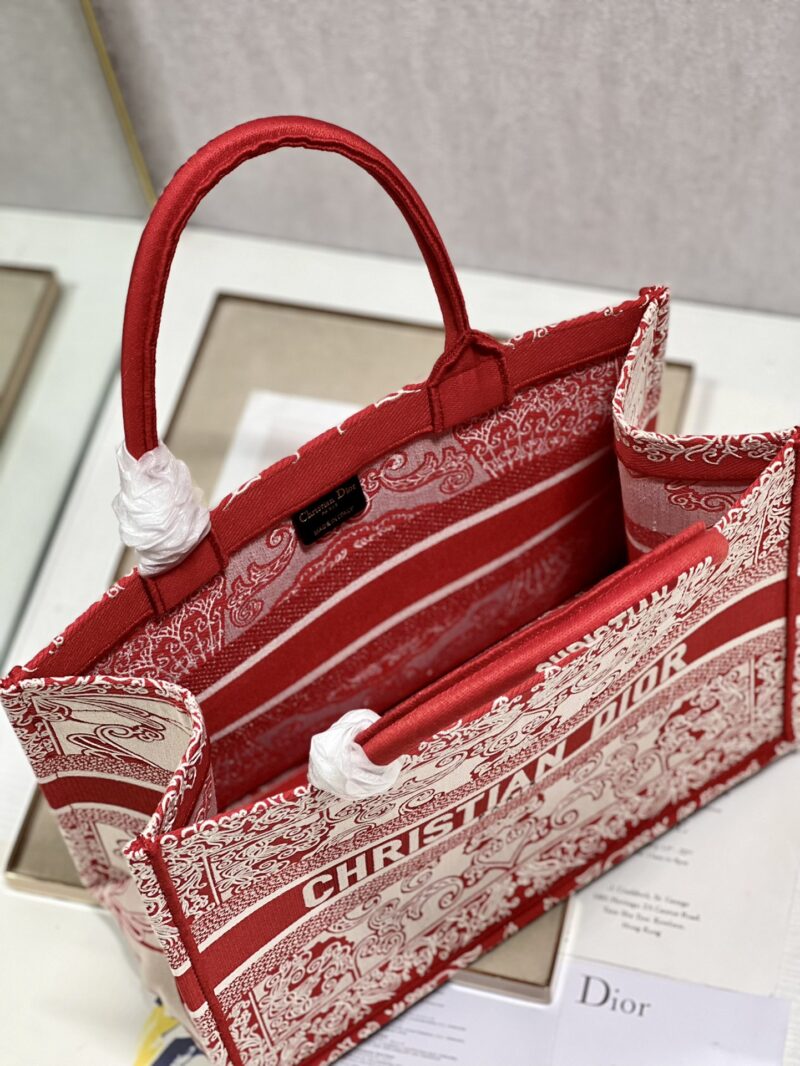 Diro Book Tote - Image 8