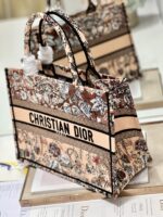 Diro Book Tote - Image 4