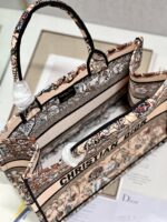 Diro Book Tote - Image 8