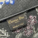 Diro Book Tote - Image 9