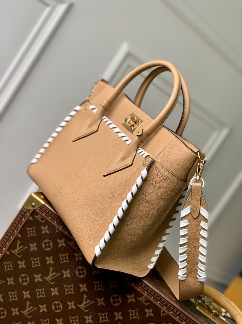 Louis Vuitton On My Side Tote Bag-M21569-30.5*24.5*14CM - Image 2