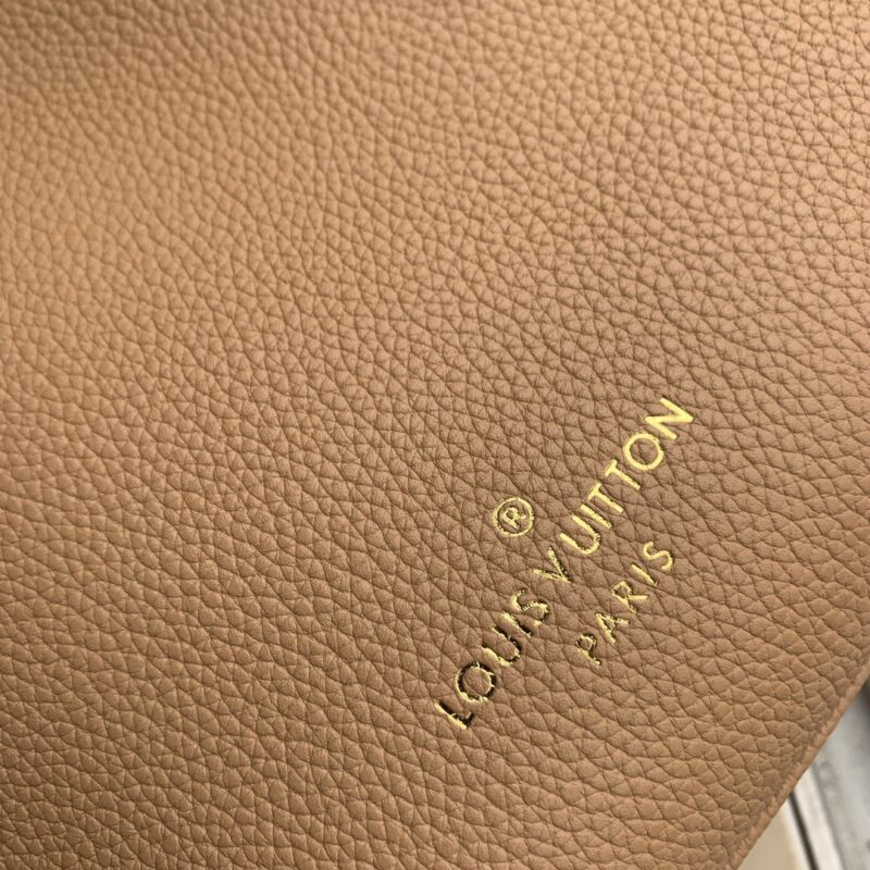Louis Vuitton On My Side Tote Bag-25*20*12CM - Image 6