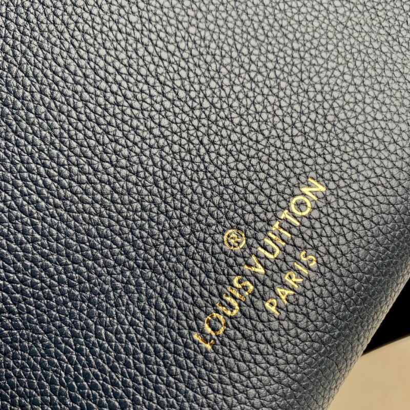 Louis Vuitton On My Side Tote Bag-25*20*12CM - Image 5