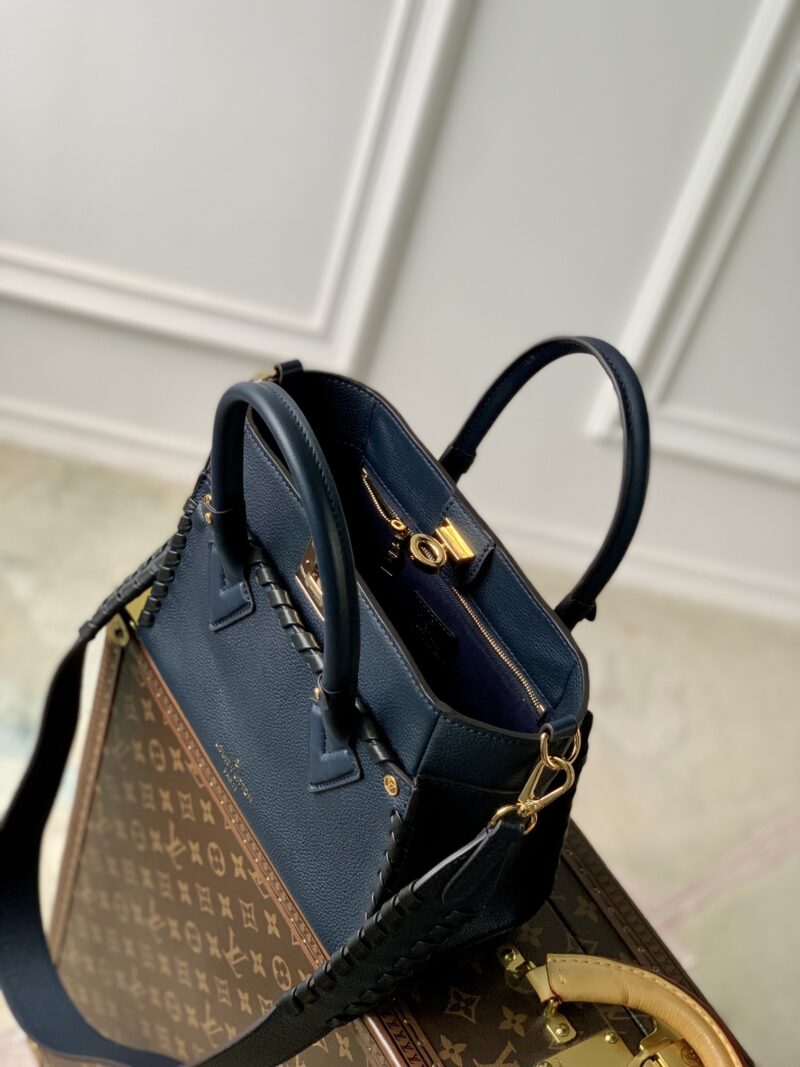 Louis Vuitton On My Side Tote Bag-25*20*12CM - Image 7