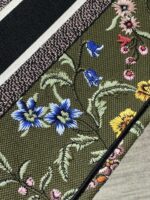 Diro Book Tote - Image 6