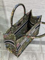 Diro Book Tote - Image 9