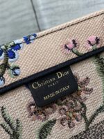 Diro Book Tote - Image 8