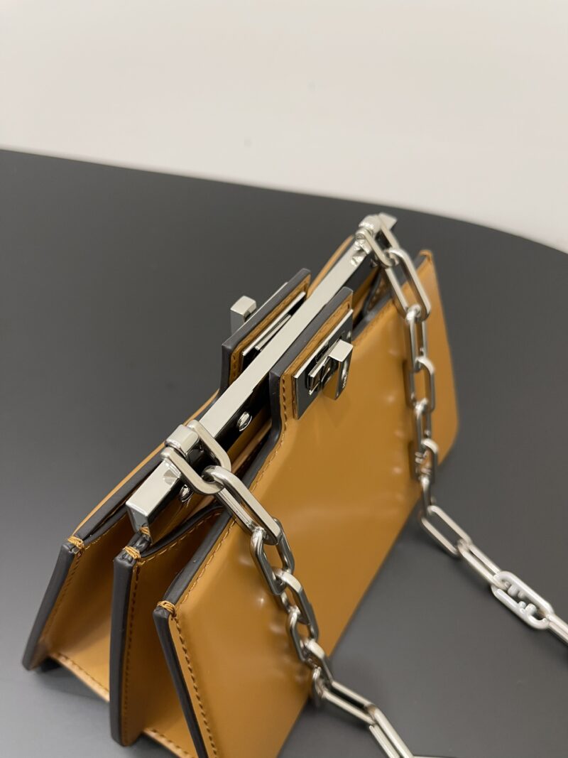 Fendi Peekaboo ISeeU-20.5x11x14CM - Image 3